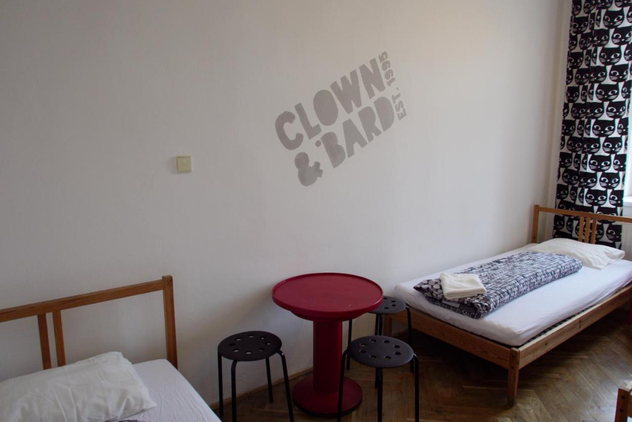 Clown And Bard Hostel Prague Luaran gambar