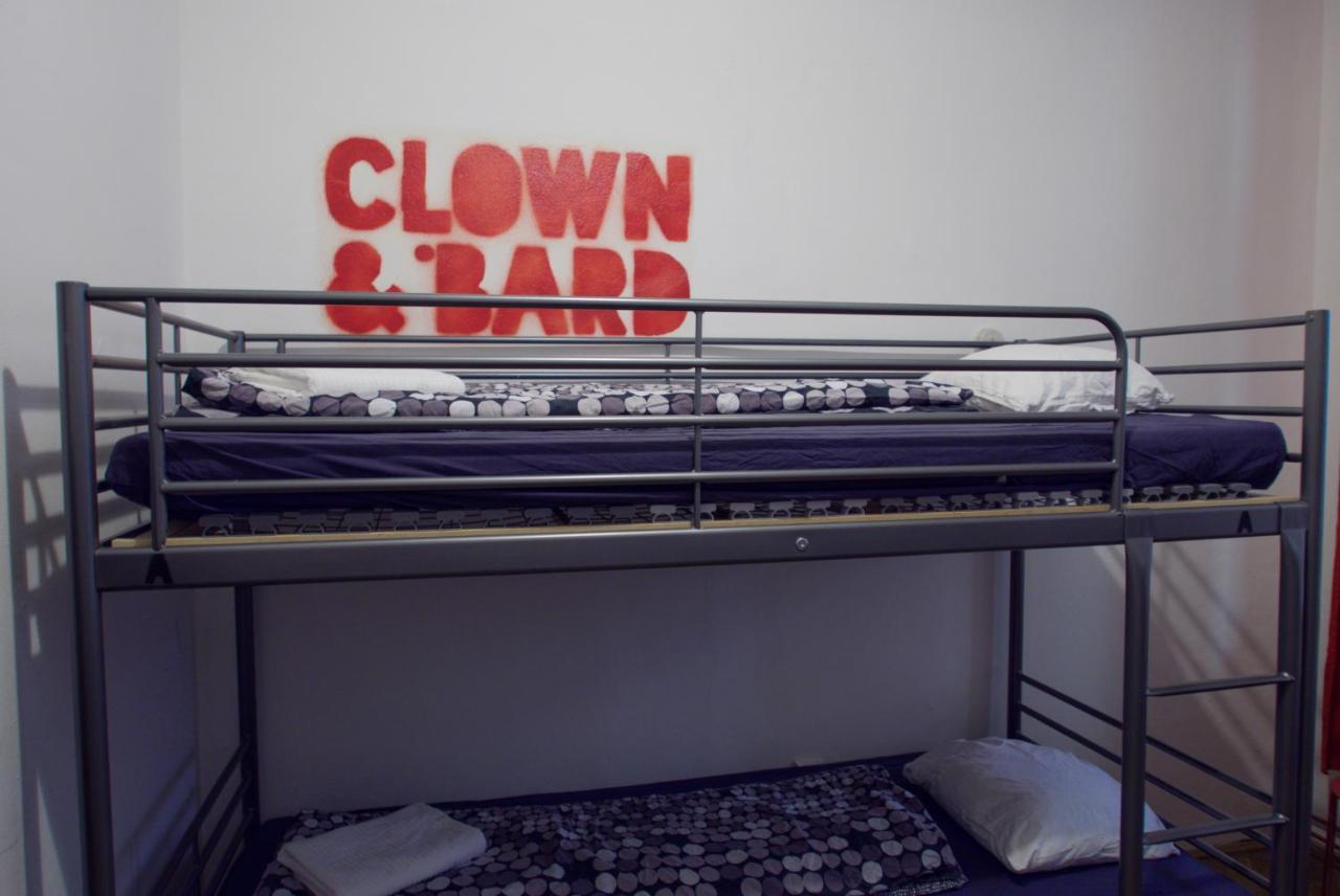 Clown And Bard Hostel Prague Luaran gambar